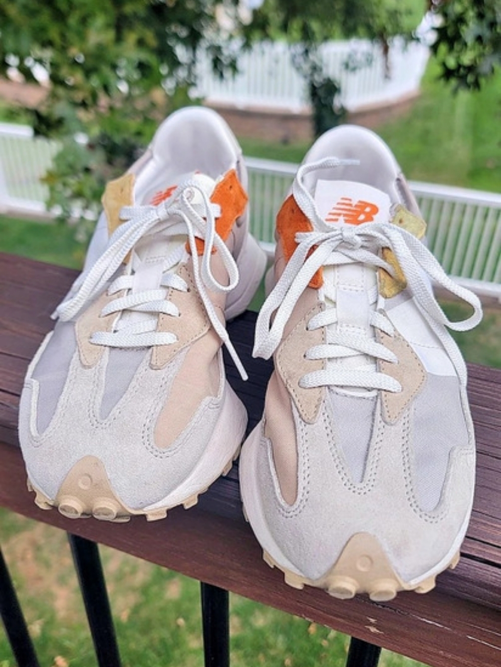 New Balance 327 Women's Sneakers US 7.5